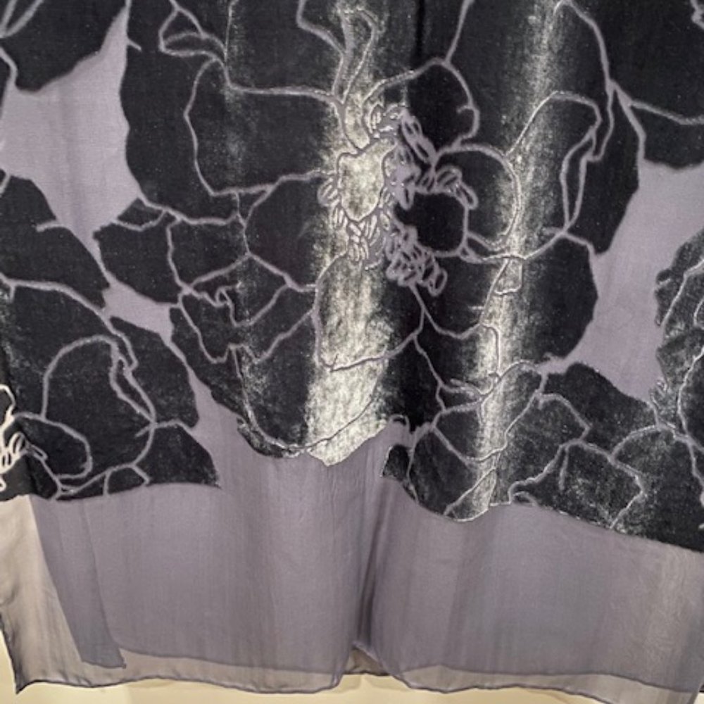 Velveteen floral wrap - Picture 8 of 11